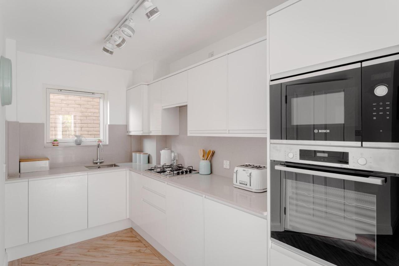 2 Bedroom City Centre Townhouse - With Parking Кембридж Экстерьер фото