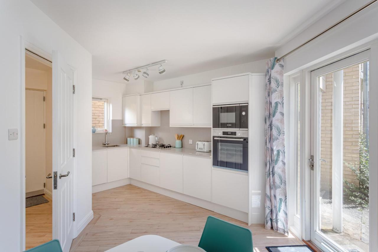 2 Bedroom City Centre Townhouse - With Parking Кембридж Экстерьер фото